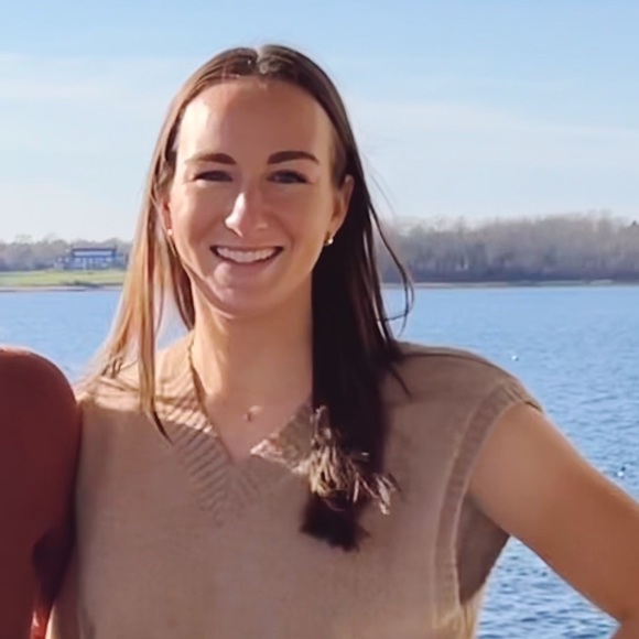 Meet your Posher, Katie - Picture 1 of 1